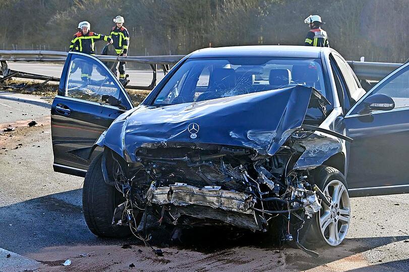 Der Fahrer des Mercedes S 500 verlor die Kontrolle über sein Fahrzeug.