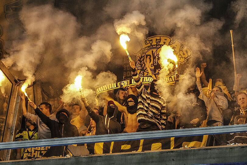 Weitere Bilder aus dem Fan-Block vom Spiel zwischen RSC Anderlecht und Borussia Dortmund