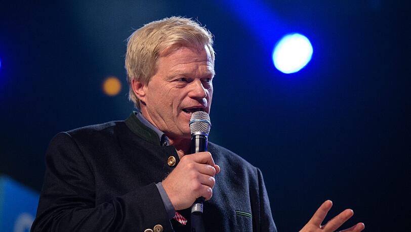 Oliver Kahn findet deutliche Worte für Bayerns Aufstellung. Oliver Kahn findet deutliche Worte für Bayerns Aufstellung.