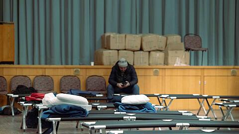 Einige wollen die Nacht trotz K&auml;lte in der eigenen Wohnung verbringen.