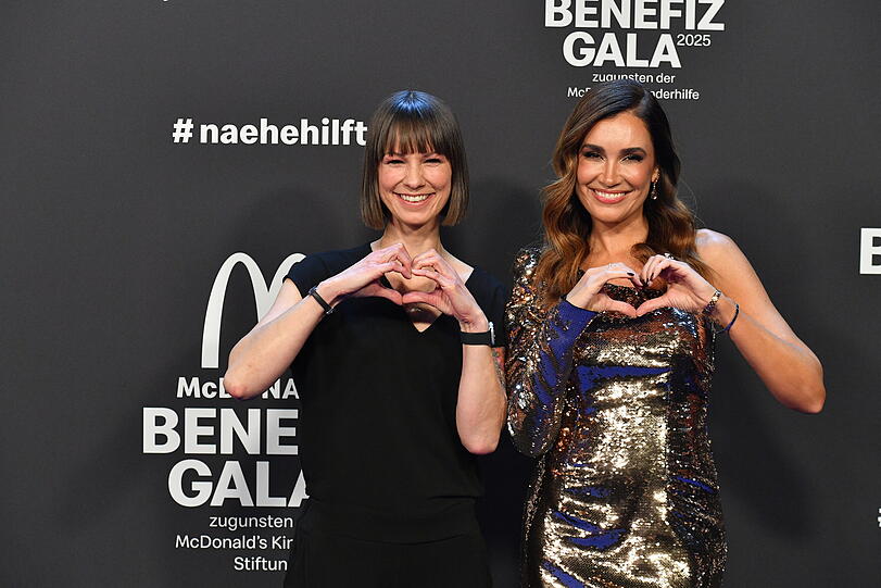 Christina Stuermer sorgte für musikalische Unterhaltung, Jana Ina Zarella führte durch den Abend. Christina Stuermer sorgte für musikalische Unterhaltung, Jana Ina Zarella führte durch den Abend.