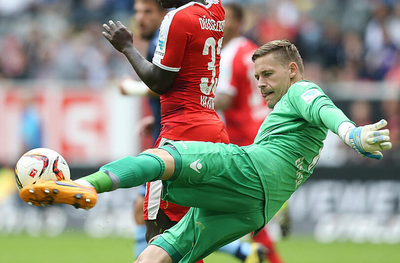 Vitus Eicher &ndash; Note 4 - Beim 0:1 ohne Chance, beim 0:2 etwas früh unten, hätte beim 0:3 den Schuss von Demirbay zur Seite abwehren müssen. Verhinderte eine höhere Niederlage.