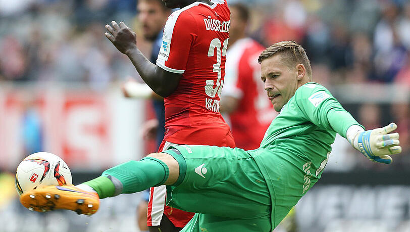 Vitus Eicher – Note 4 - Beim 0:1 ohne Chance, beim 0:2 etwas früh unten, hätte beim 0:3 den Schuss von Demirbay zur Seite abwehren müssen. Verhinderte eine höhere Niederlage. Vitus Eicher – Note 4 - Beim 0:1 ohne Chance, beim 0:2 etwas früh unten, hätte beim 0:3 den Schuss von Demirbay zur Seite abwehren müssen. Verhinderte eine höhere Niederlage.