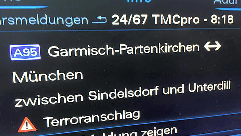 Die mysteriöse Terrorwarnung auf dem Navi im Auto von Ralf Schauer. Die mysteriöse Terrorwarnung auf dem Navi im Auto von Ralf Schauer.