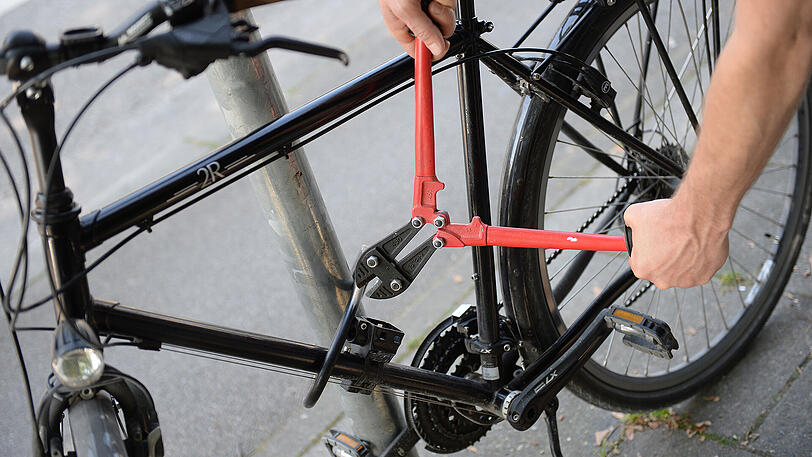 Fast wie am Fließband haben die Radl-Diebe Fahrradschlösser geknackt.