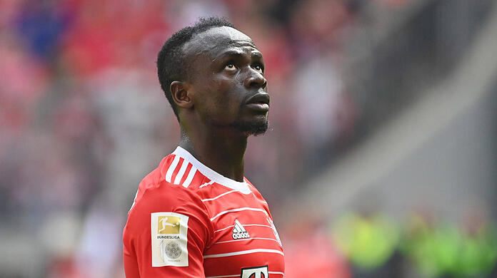 Sadio Mané scheint von den anderen Bayern-Stars isoliert zu werden