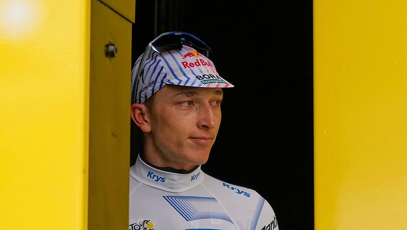 Florian Lipowitz trägt bei der Tour de France nun das Weiße Trikot des besten Nachwuchsfahrers.
