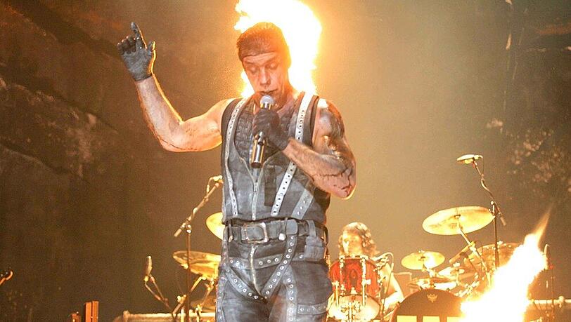 Till Lindemann geht im nächsten Jahr mit Rammstein auf Tour. Till Lindemann geht im nächsten Jahr mit Rammstein auf Tour.