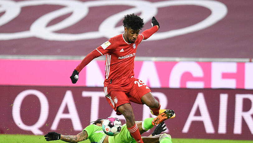 Gegen den VfL Wolfsburg nicht zu halten: Kingsley Coman freut sich über Bayern-Rekord.
