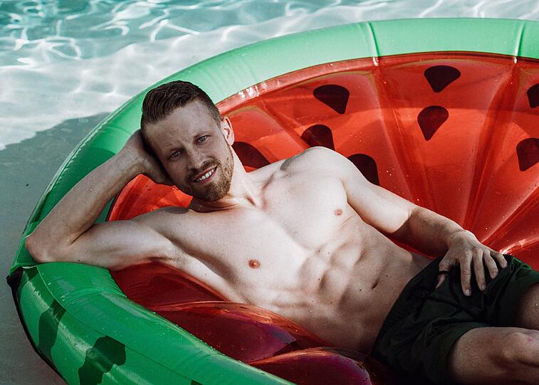 Jens (25), Feuerwehrmann aus Saarbrücken: &bdquo;Für die Bachelorette würde ich durchs Feuer gehen&ldquo;