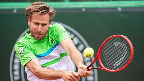 Peter Gojowczyk in Aktion bei der DTB-Turnierserie German Men's Series beim TC Großhesselohe am 9. Juni 2020.