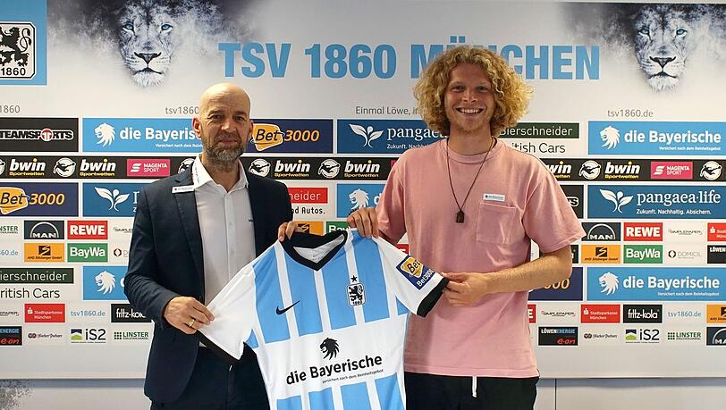 Löwen-Geschäftsführer Gorenzel und der frisch verpflichtete neue Abwehrchef Jesper Verlaat.