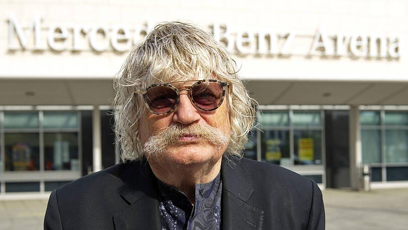 Das ist keine Verkleidung, sondern sein Signature Look: Komponist Sir Karl Jenkins. Das ist keine Verkleidung, sondern sein Signature Look: Komponist Sir Karl Jenkins.