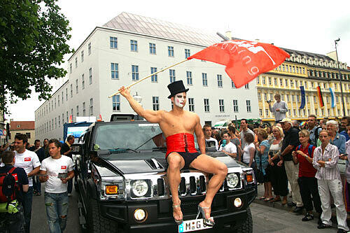 So verrückt und schrill ist der CSD: Die schönsten Bilder aus München und dem Rest Deutschlands...