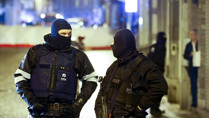 Bilder aus Verviers: Bei einem Anti-Terroreinsatz kamen am Donnerstagabend zwei Menschen ums Leben. Bilder aus Verviers: Bei einem Anti-Terroreinsatz kamen am Donnerstagabend zwei Menschen ums Leben.