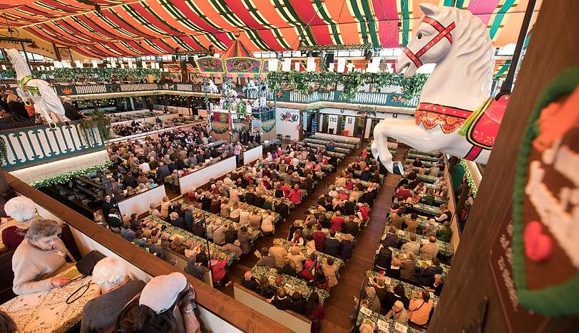 Wiesn-Gottesdienst am Donnerstag - die Bilder aus dem Marstall.