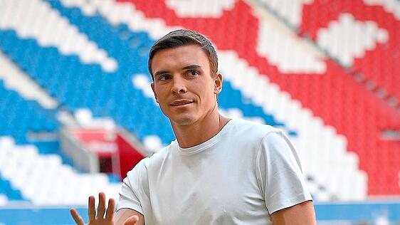 "Diese Position hat bei Bayern eine sehr große Historie, deswegen sind wir froh, dass er sich für Bayern entschieden hat", sagt Sport-Vorstand Max Eberl über Wunschspieler João Palhinha. Foto: imago