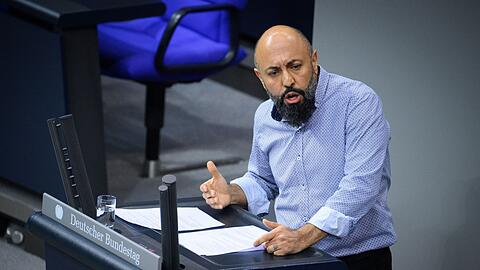 Ferat Ko&ccedil;ak in mit einem Direktmandat in den Bundestag eingezogen. Sein Wahlkreis ist Berlin-Neuk&ouml;lln. (Archivbild)