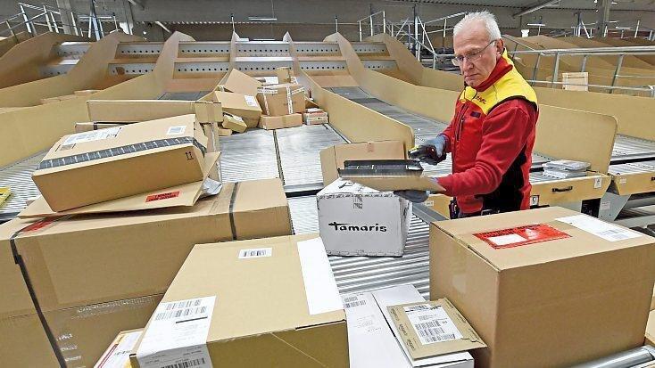 Eine EU-Verordnung soll die Preise im internationalen Paketgeschäft drücken.