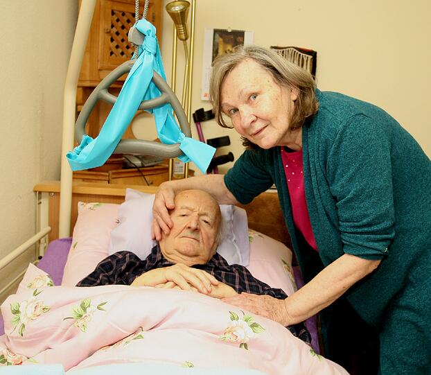 Das letzte gemeinsame Foto: Ingrid Kensy mit ihrem pflegebedürftigen Mann