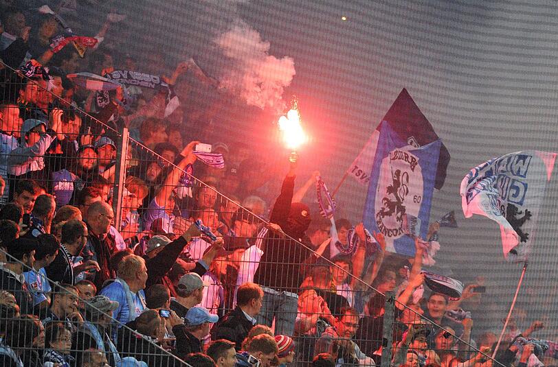 Wegen mehrfachen unsportlichen Verhaltens einiger Löwen-Fans wurde der TSV 1860 zu einer Geldstrafe in Höhe von 18 000 Euro verurteilt.