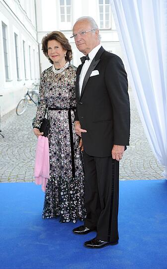 König Carl Gustaf und Königin Silvia bei der Ankunft am Samstag auf Schloss Nymphenburg.