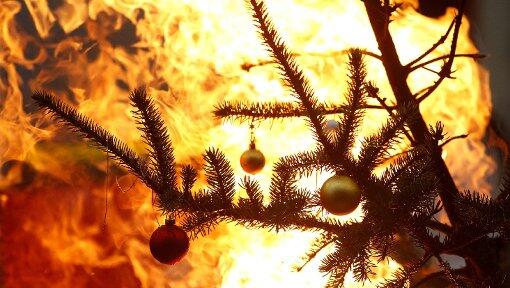 In Solln ist ein Christbaum nahezu explodiert (Symbolbild). In Solln ist ein Christbaum nahezu explodiert (Symbolbild).
