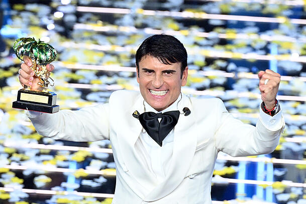 Sal da Vinci geht beim ESC 2026 für Italien an den Start. Von seinem Song "Per sempre si" ist Sarah Engels ein Fan. Sal da Vinci geht beim ESC 2026 für Italien an den Start. Von seinem Song "Per sempre si" ist Sarah Engels ein Fan.