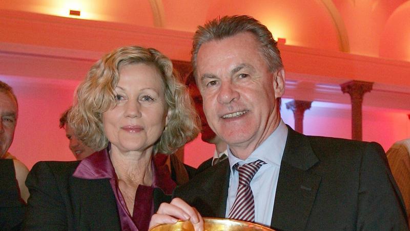 Ottmar Hitzfeld mit seiner Frau Beatrix: Seinen 60. feiern sie auf den Malediven. Ottmar Hitzfeld mit seiner Frau Beatrix: Seinen 60. feiern sie auf den Malediven.
