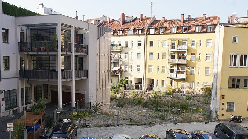 Die Baulücke an der Liebherrstraße. Der S-Bahnhof Isartor ist gleich ums Eck. Die Stadt tut sich schwer, den Grund zu überplanen.