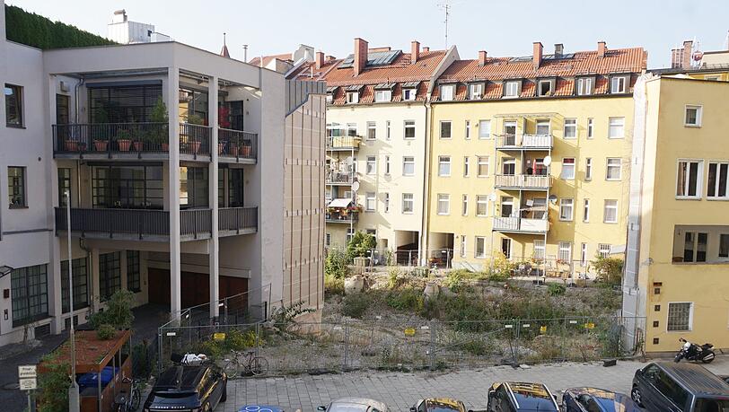 Die Baulücke an der Liebherrstraße. Der S-Bahnhof Isartor ist gleich ums Eck. Die Stadt tut sich schwer, den Grund zu überplanen. Die Baulücke an der Liebherrstraße. Der S-Bahnhof Isartor ist gleich ums Eck. Die Stadt tut sich schwer, den Grund zu überplanen.