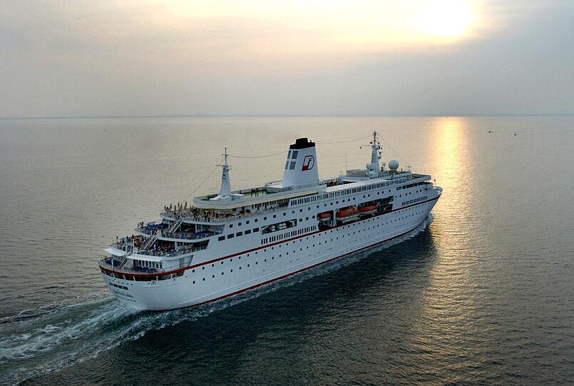 Die «MS Deutschland» am 07.09.2005 in der Lübecker Bucht.