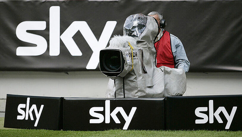 Sky filmte zwar im Stadion, aber bei tausenden "Sky Go"-Usern kam kein Fußball-Bild an Sky filmte zwar im Stadion, aber bei tausenden "Sky Go"-Usern kam kein Fußball-Bild an