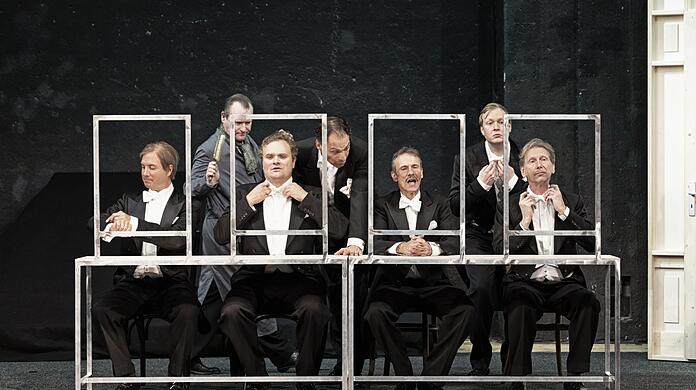 Die Comedian Harmonists vor einem ihrer Auftritte in Gottfried Greiffenhagens "szenischen Skizzen".