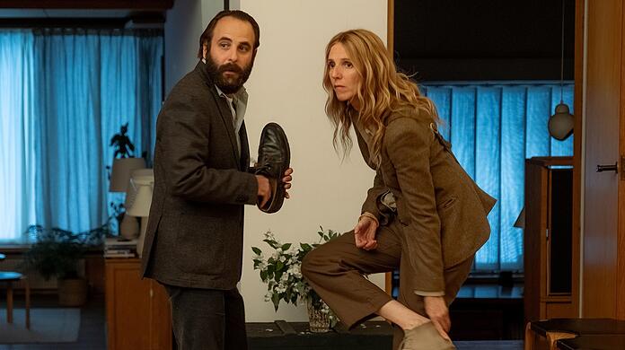 Ein flotter Dreier will gelernt sein: Beim ersten Treffen mit der verführerischen Louise stellen sich Simon (VincentMacaigne) und Charlotte (Sandrine Kiberlain) etwas unbeholfen an.