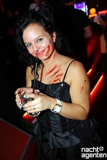 Halloween OP Kölsch im neuraum. Mehr Bilder unter: www.nachtagenten.de.
