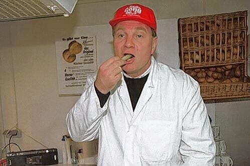 Bayern-Präsident Uli Hoeneß ist bekennender Bratwurstfan.