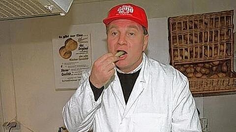 Bayern-Präsident Uli Hoeneß ist bekennender Bratwurstfan.