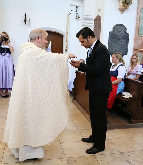 Filser-Fahnenweihe in der Heilig-Kreuz-Kirche in Forstenried. Die Bilder.