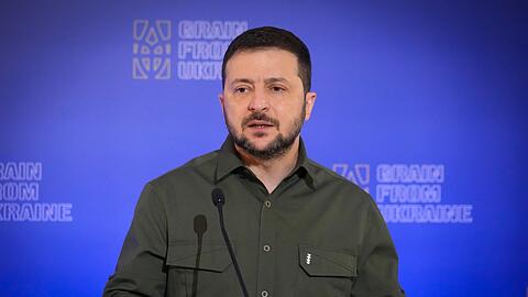 Der ukrainische Präsident Wolodymyr Selenskyj hat Kiews Bürgermeister Vitali Klitschko öffentlich gerügt.