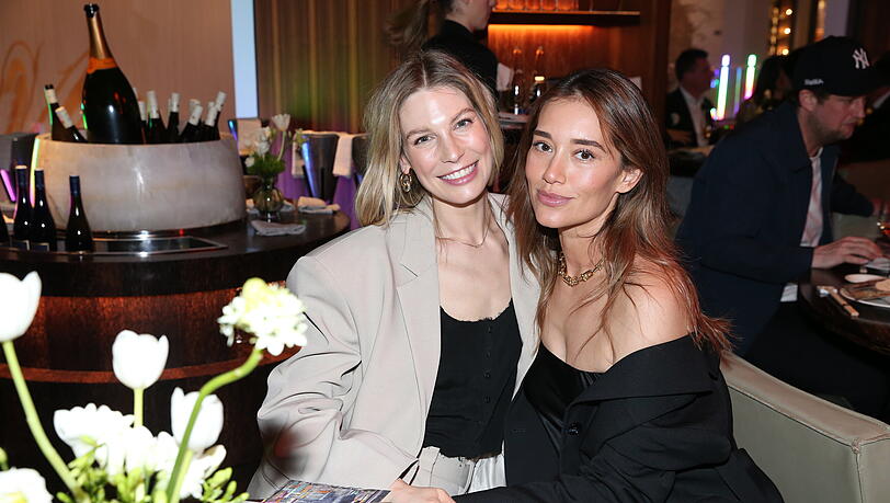 Sarah Brandner besuchte gemeinsam mit Anna Schürrle die "Shibuya Crossing Party" im "Matsuhisa Munich" im Hotel Mandarin Oriental in München.