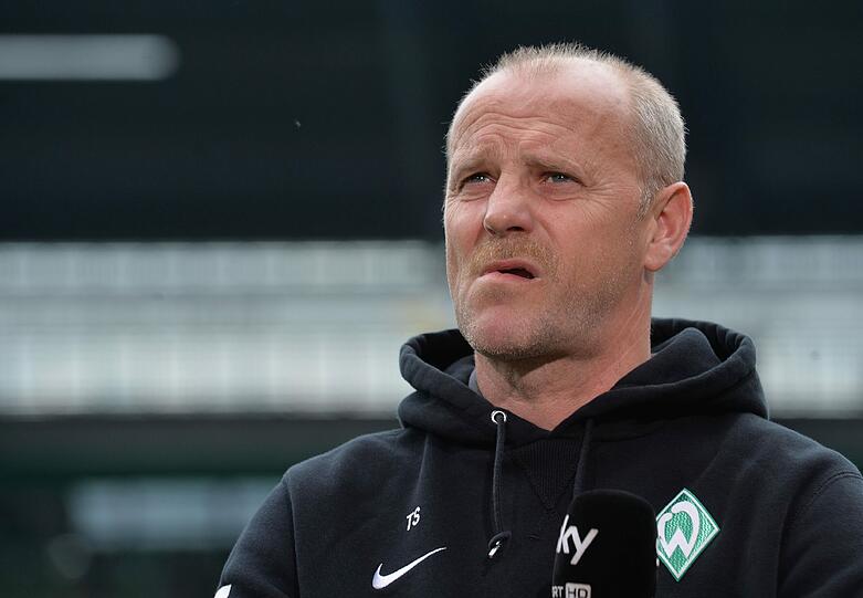&bdquo;Vielleicht will ja noch jemand zu Werder Bremen wechseln &ndash; und bringt noch Geld mit.&ldquo; (Werder-Trainer Thomas Schaaf einen Tag vor Ende der Transferfrist)