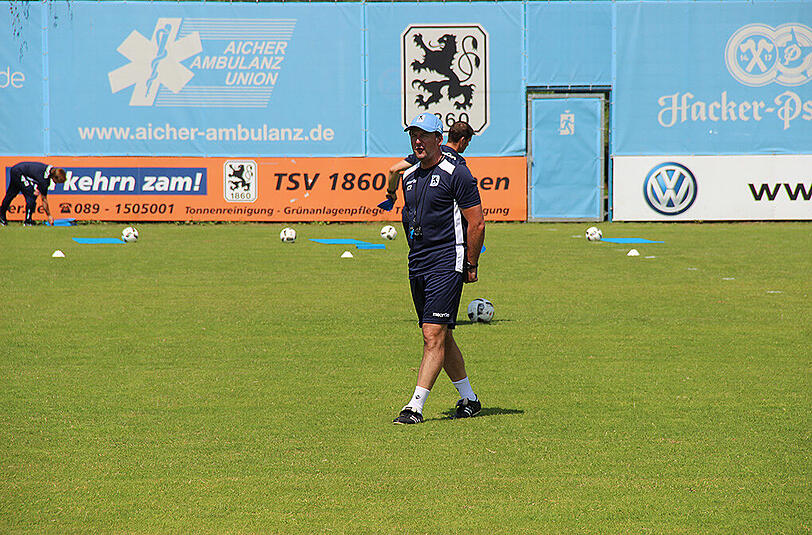 Am Samstag startete der TSV 1860 München ganz offiziell in die neue Saison. Klicken Sie sich durch die Bilder des Traningsauftakts mit dem neuen Trainer Kosta Runjaic.