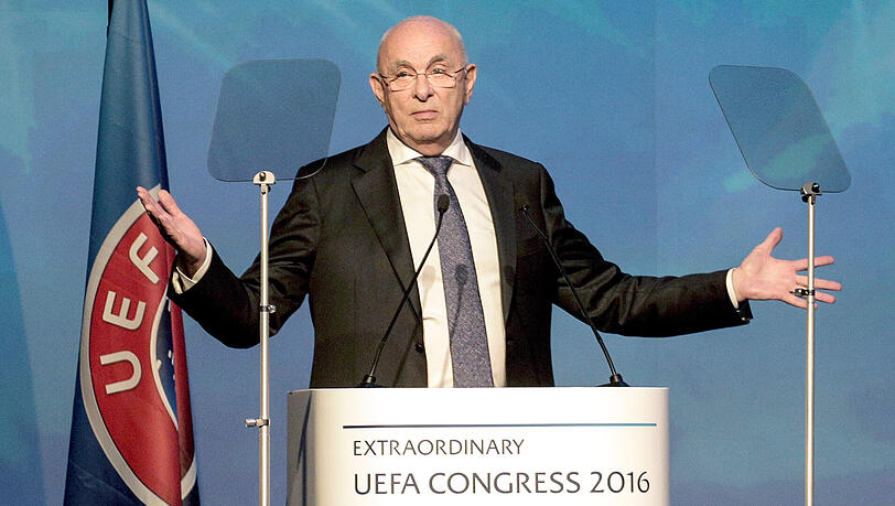 Vorsitzender des KNVB und Uefa-Kenner: Michael van Praag. Vorsitzender des KNVB und Uefa-Kenner: Michael van Praag.