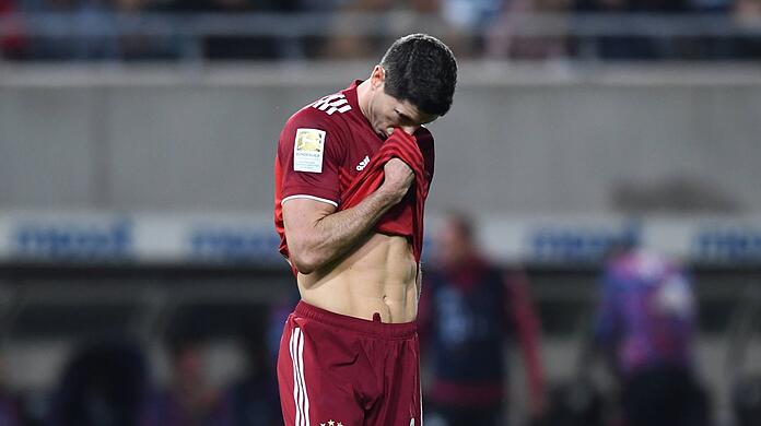 Während Robert Lewandowski in Fürth ausnahmsweise mal keine Rekorde bricht, glänzt Thomas Müller mit Tor 218 für die Bayern.