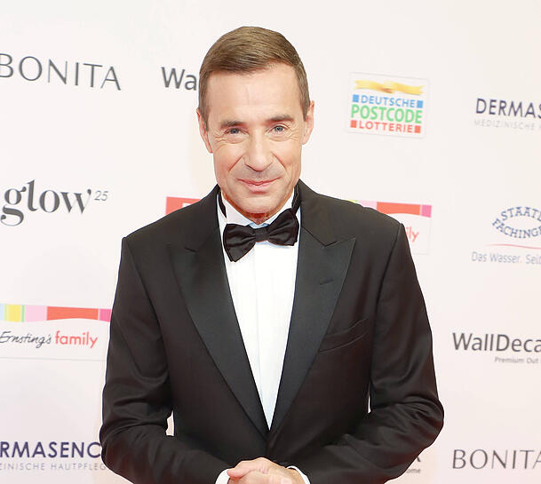 Kai Pflaume findet bei "Wer wei&szlig; denn sowas?" tr&ouml;stende Worte.