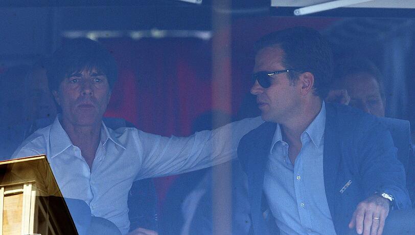 Die ersten Bilder nach der bitteren Niederlage gegen Italien: Löw verlässt das Mannschaftshotel