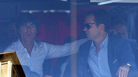 Die ersten Bilder nach der bitteren Niederlage gegen Italien: Löw verlässt das Mannschaftshotel