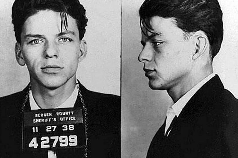Auch Frank Sinatra landete schon im Gefängnis. Vorwurf: außerehelicher Geschlechtsverkehr in 1939.