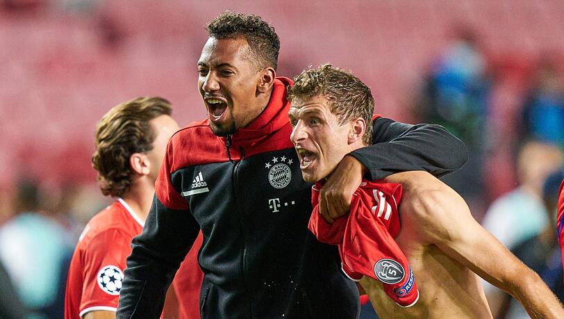 Gewannen mit dem FC Bayern bisher zwei Mal das Triple: Jérôme Boateng (rechts) und Thomas Müller. Gewannen mit dem FC Bayern bisher zwei Mal das Triple: Jérôme Boateng (rechts) und Thomas Müller.